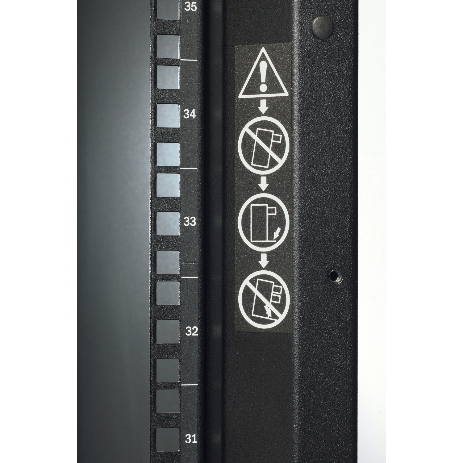 APC NetShelter SX, Server Rack Enclosure, 42U, Black, 1991.4H x 750W x 1070D mm. Type: Freestanding rack, Rack capacity: 4