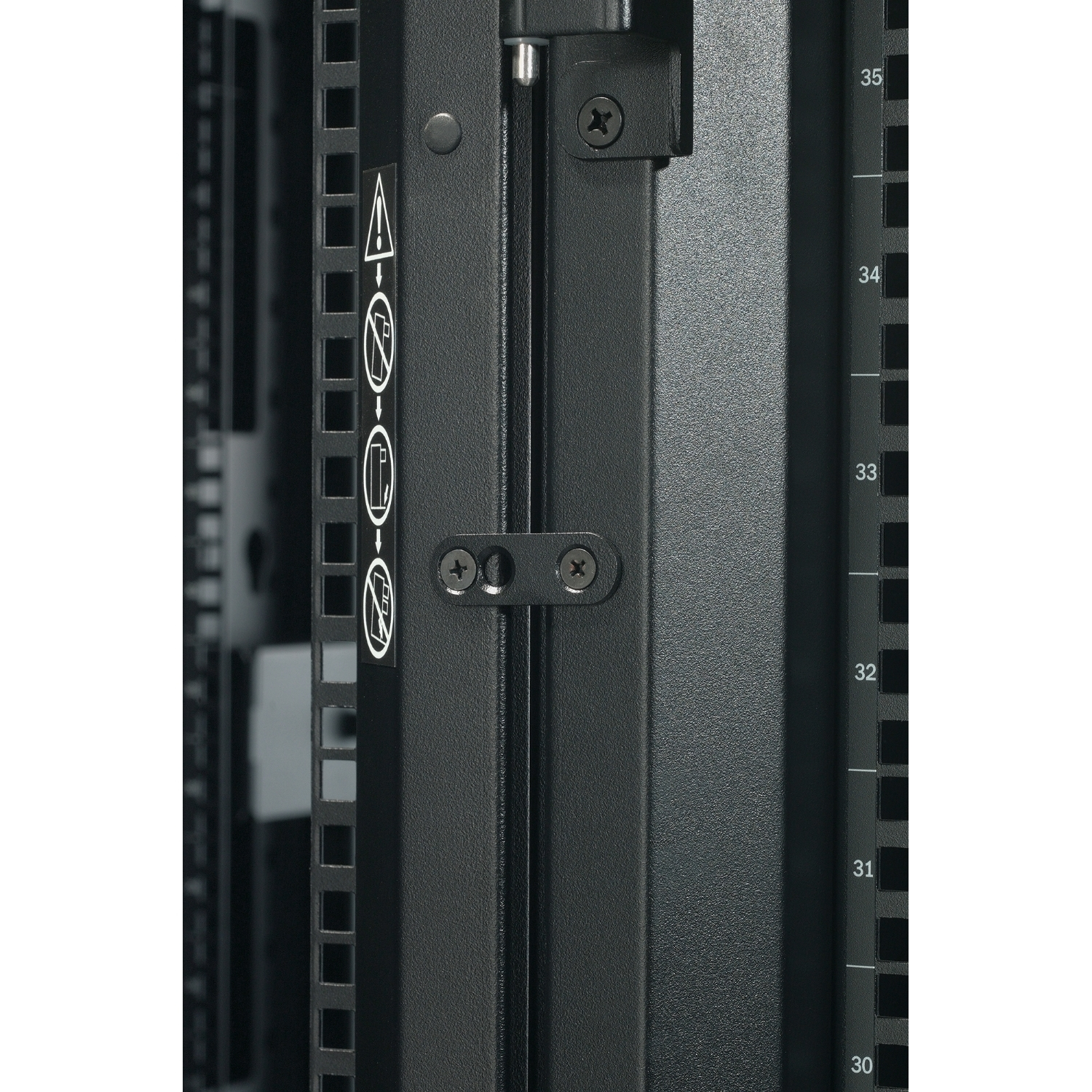APC NetShelter SX, Server Rack Enclosure, 42U, Black, 1991.4H x 750W x 1070D mm. Type: Freestanding rack, Rack capacity: 4