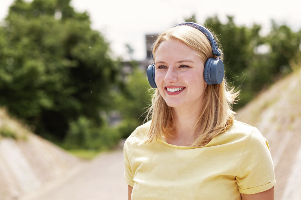 Trust 23908 headphones/headset Wired & Wireless Head-band Music Micro-USB Bluetooth Blue – image 8