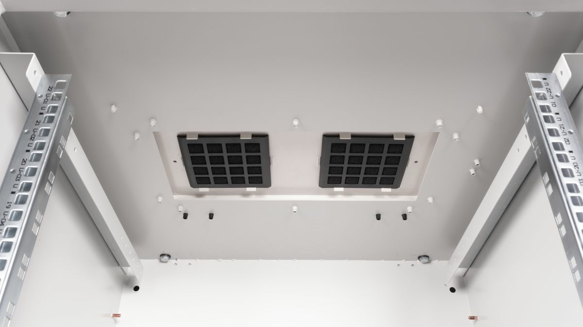 Equip Safe Outdoor 19' Cabinet, 22U – image 5