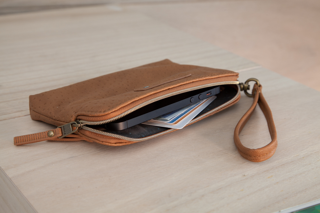 Golla Air Wristlet – image 4