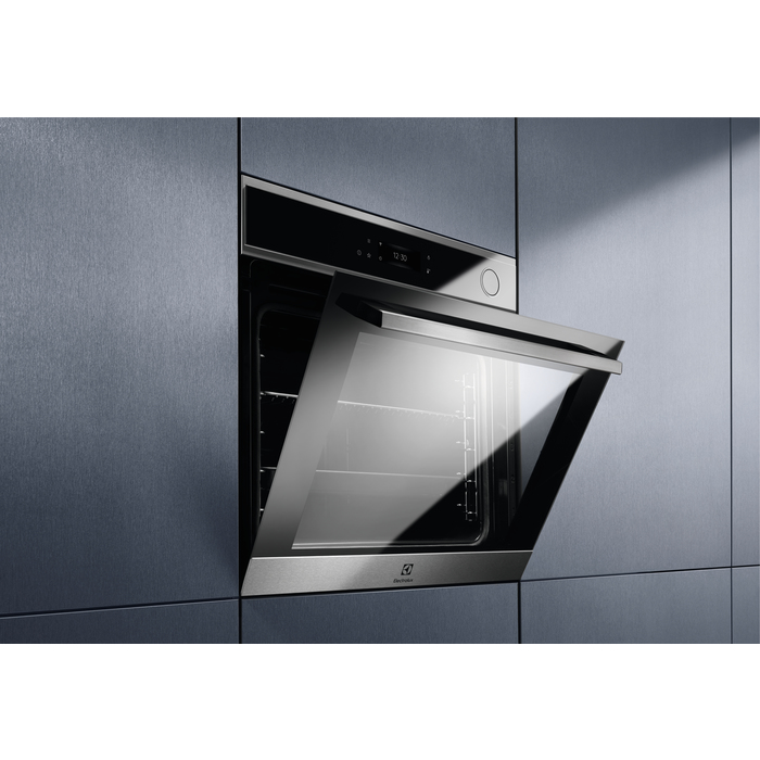 Electrolux EOC8P39WX Medium Black Buttons, Touch – image 4