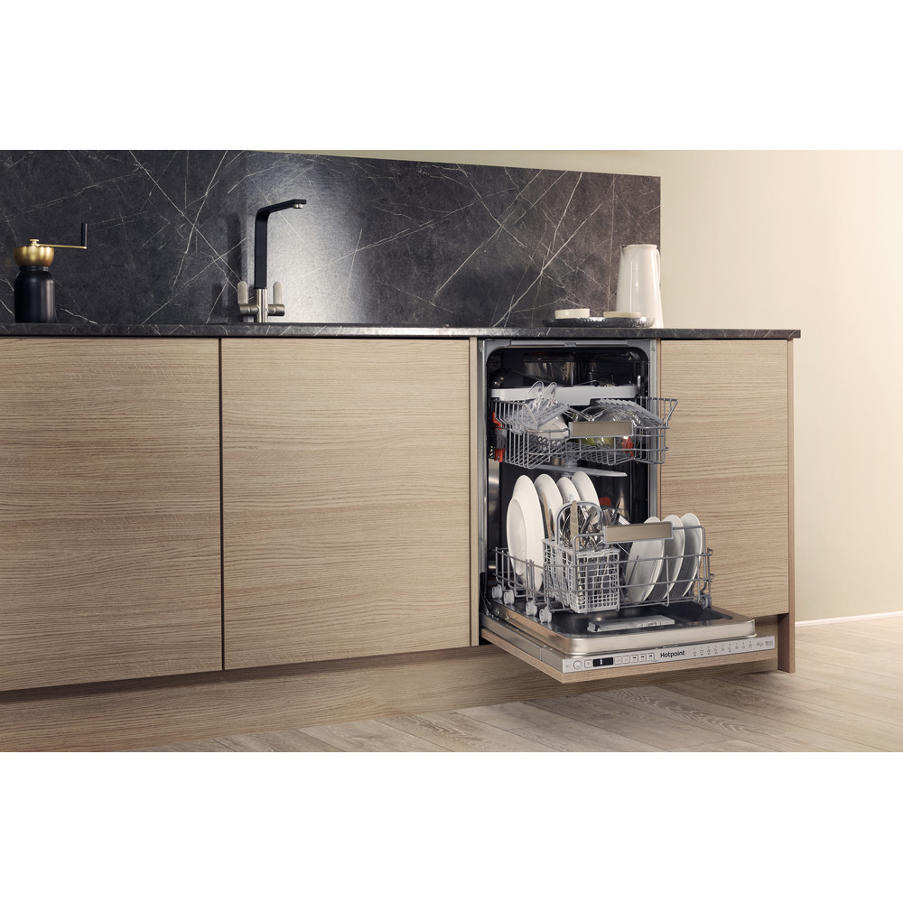 Hotpoint HSIO 3T223 WCE UK – image 4