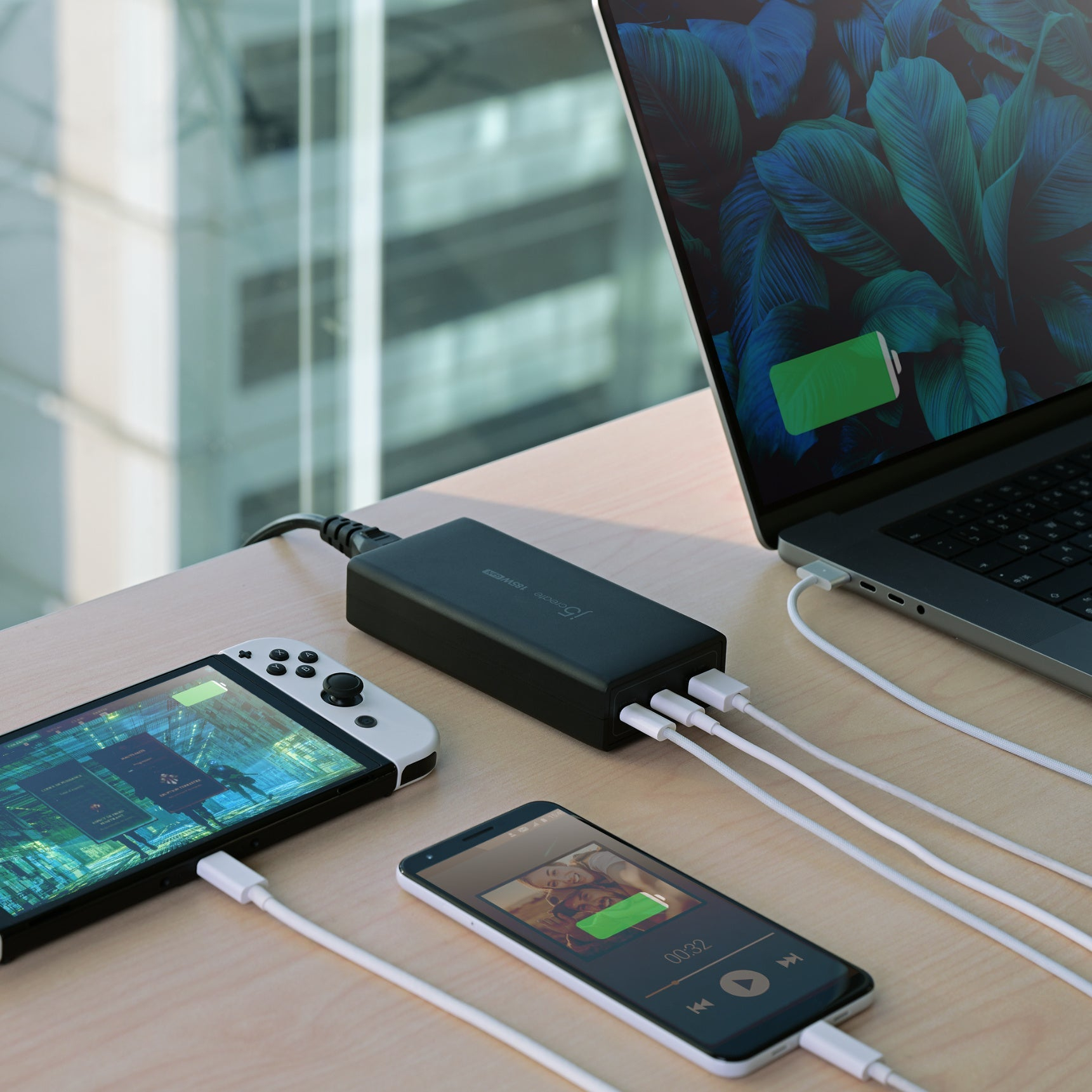 j5create JUP37185 mobile device charger Universal Black AC Fast charging Indoor – image 9
