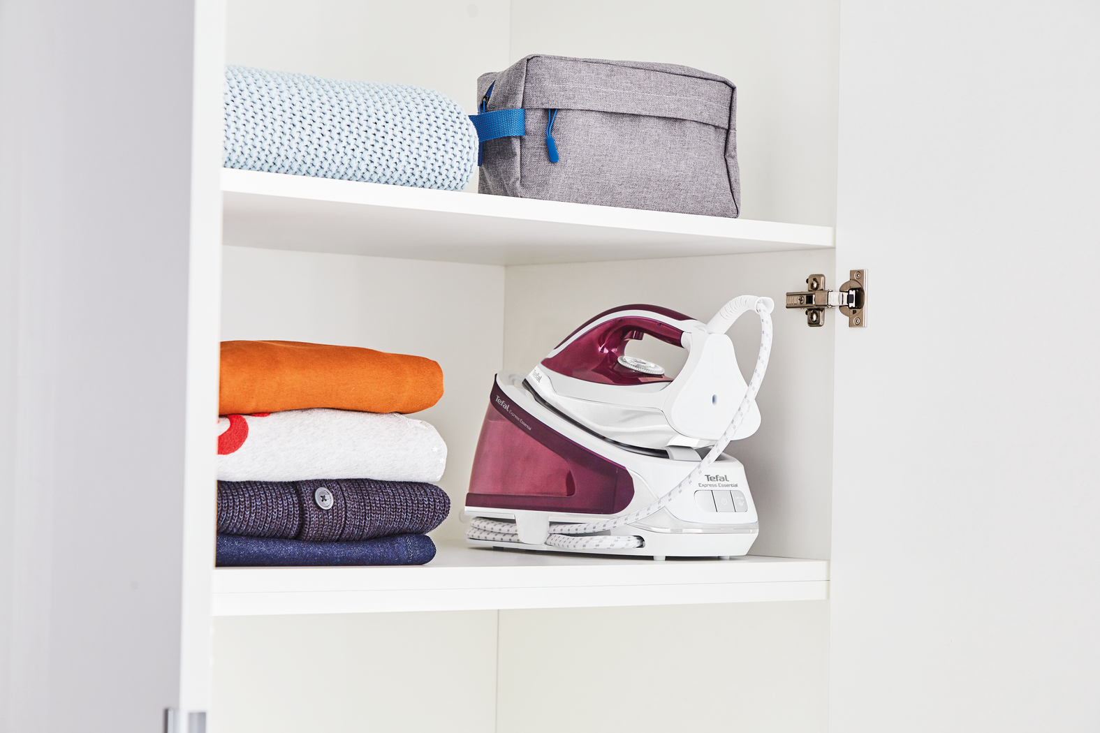 Tefal SV6110 steam ironing station – image 7