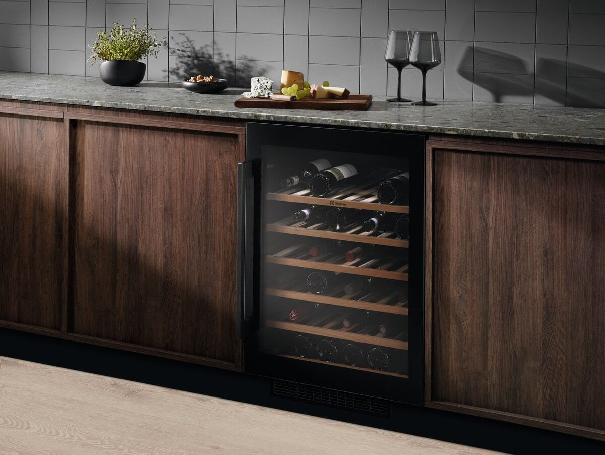 Electrolux EWUS052B5B Built-in Black 52 bottle(s) – image 7