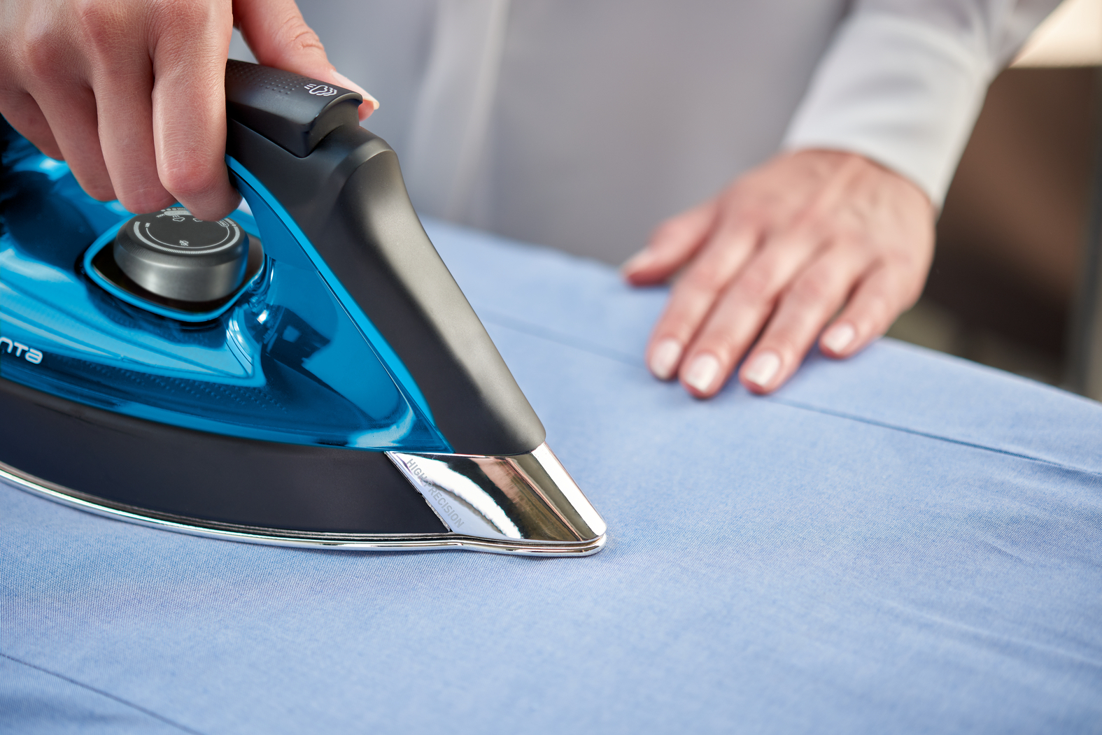 Rowenta DG922 Pressurized steam ironing station – image 8