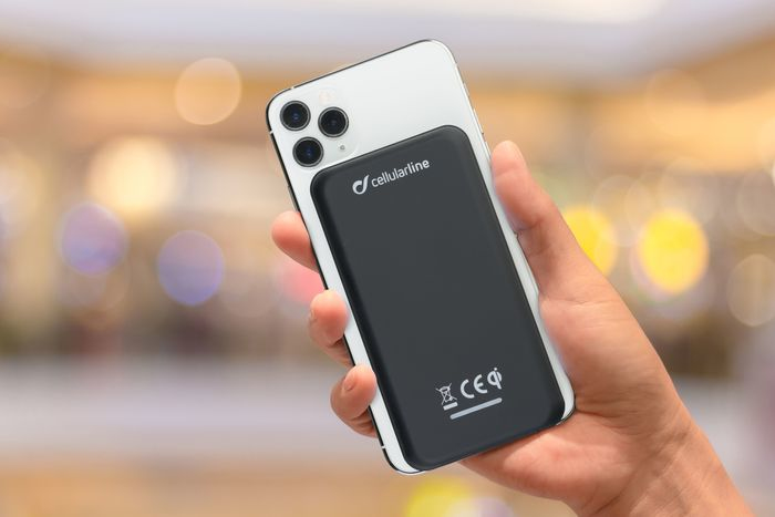 Cellularline Octopus Wireless Powerbank 5000 - Wireless Smartphones – image 4