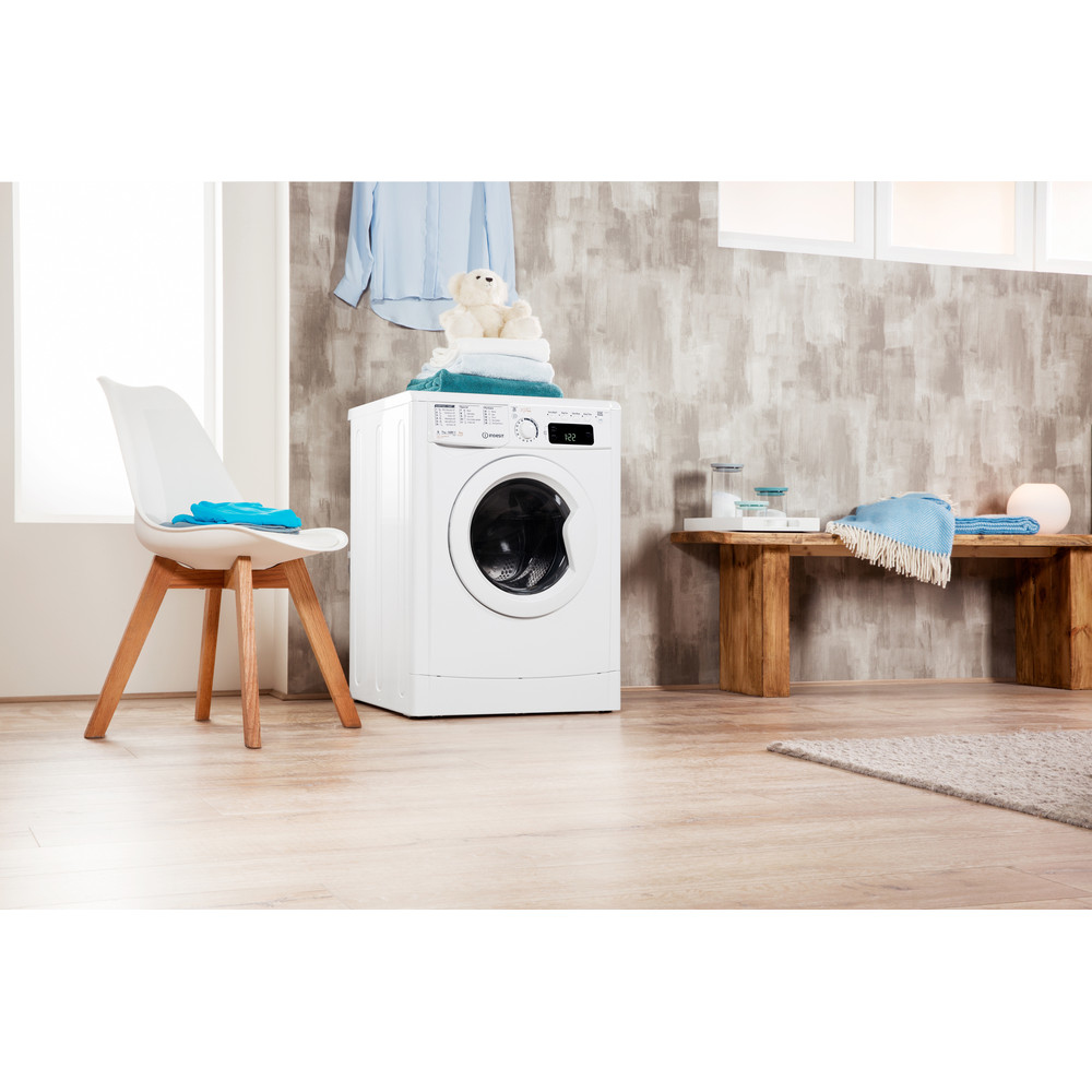 Indesit EWDE 7145 W UK – image 2