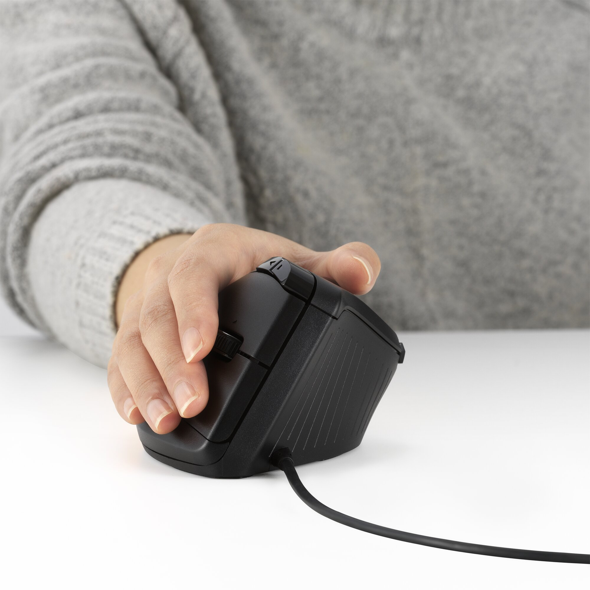 Kensington Pro Fit Ergo Vertical Wired Trackball – image 9