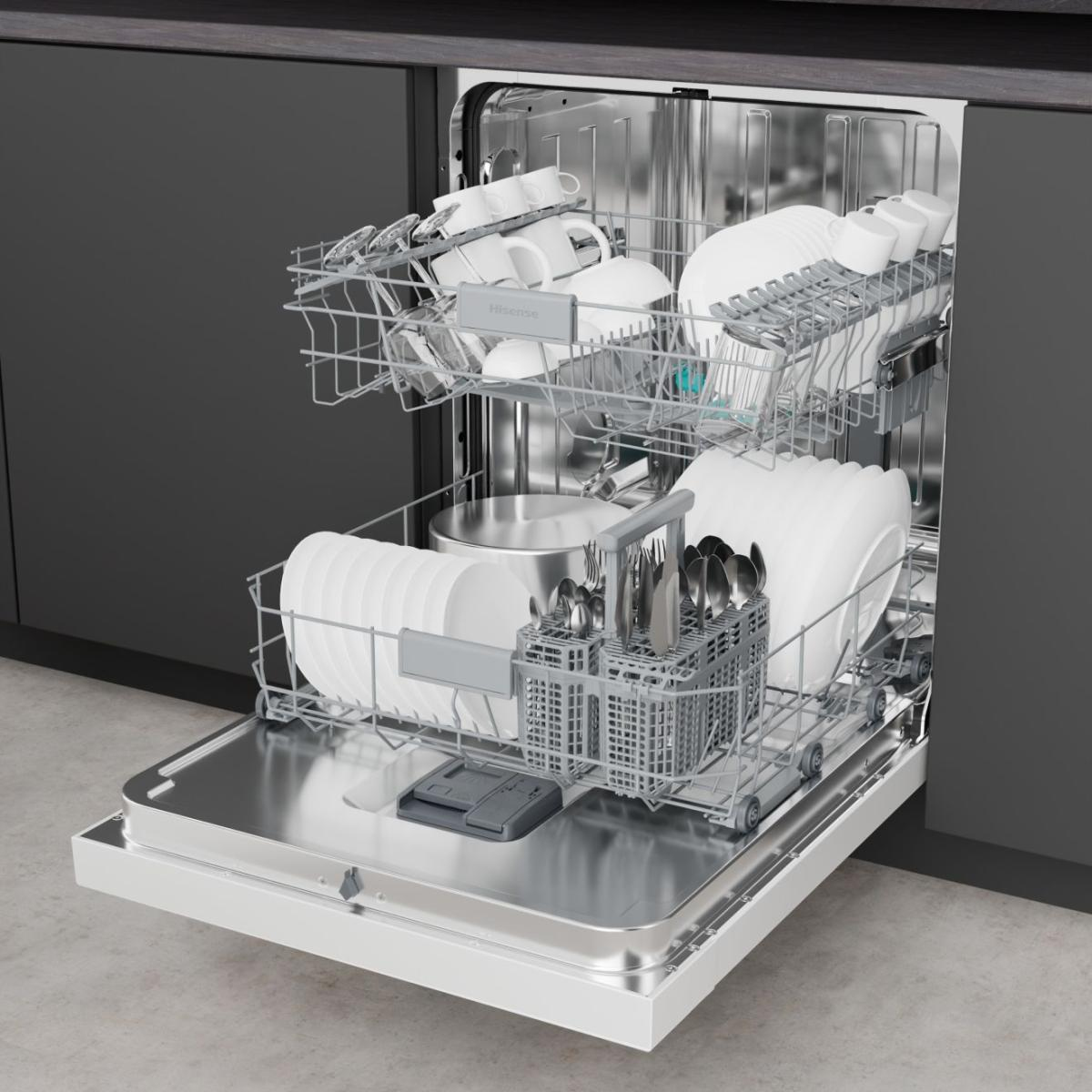 Hisense Built‐in 14‐place dishwasher with C energy class, quiet – image 5