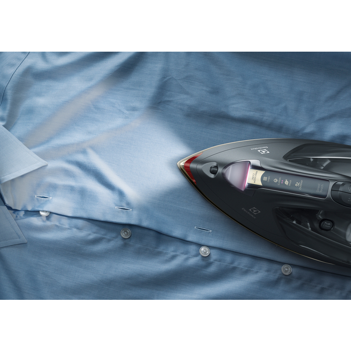 Electrolux E8SI1-7EGM Steam iron RESILIUM soleplate – image 5
