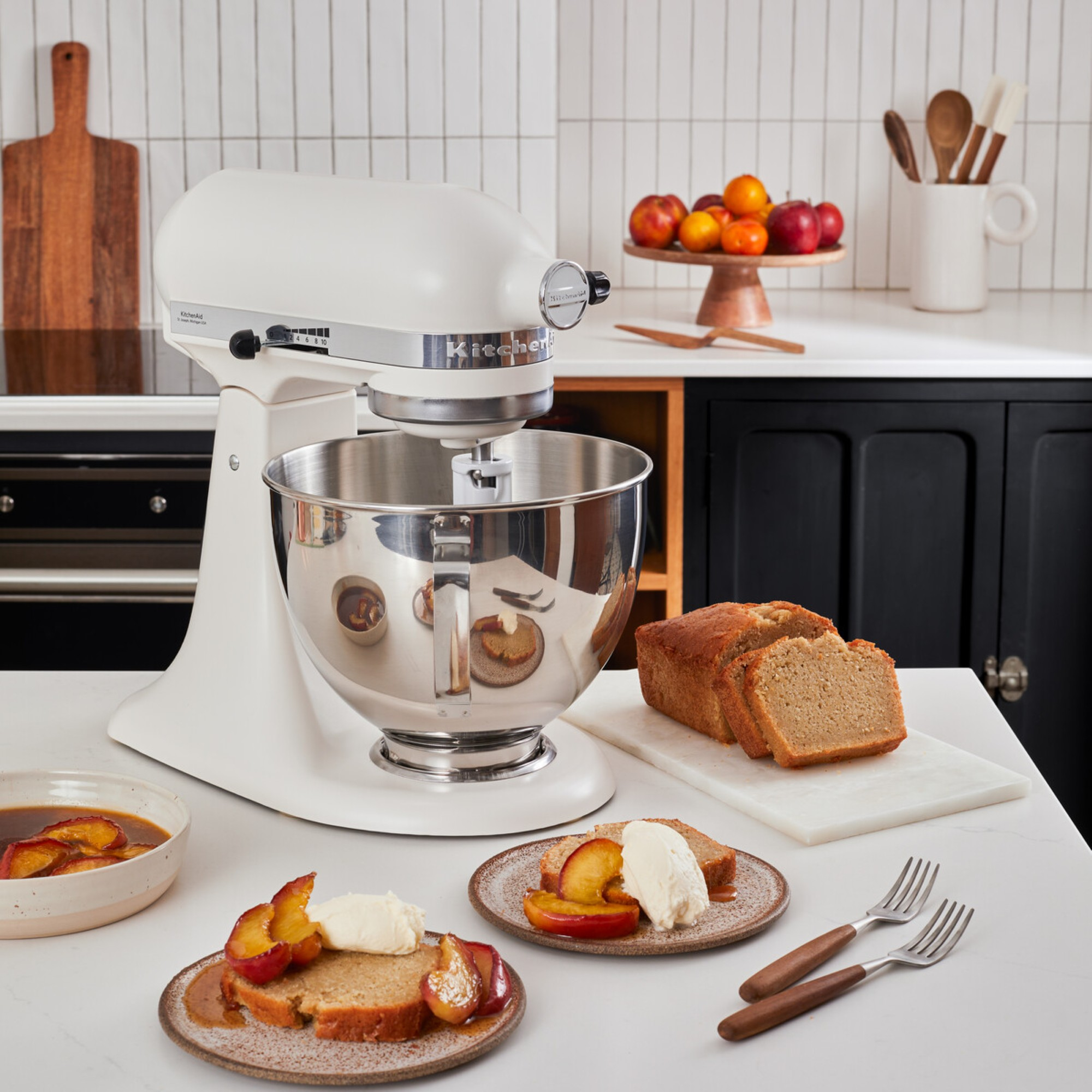 KitchenAid 4.3L Tilt-Head 5KSM95PSBPL Stand Mixer - Porcelain White – image 3