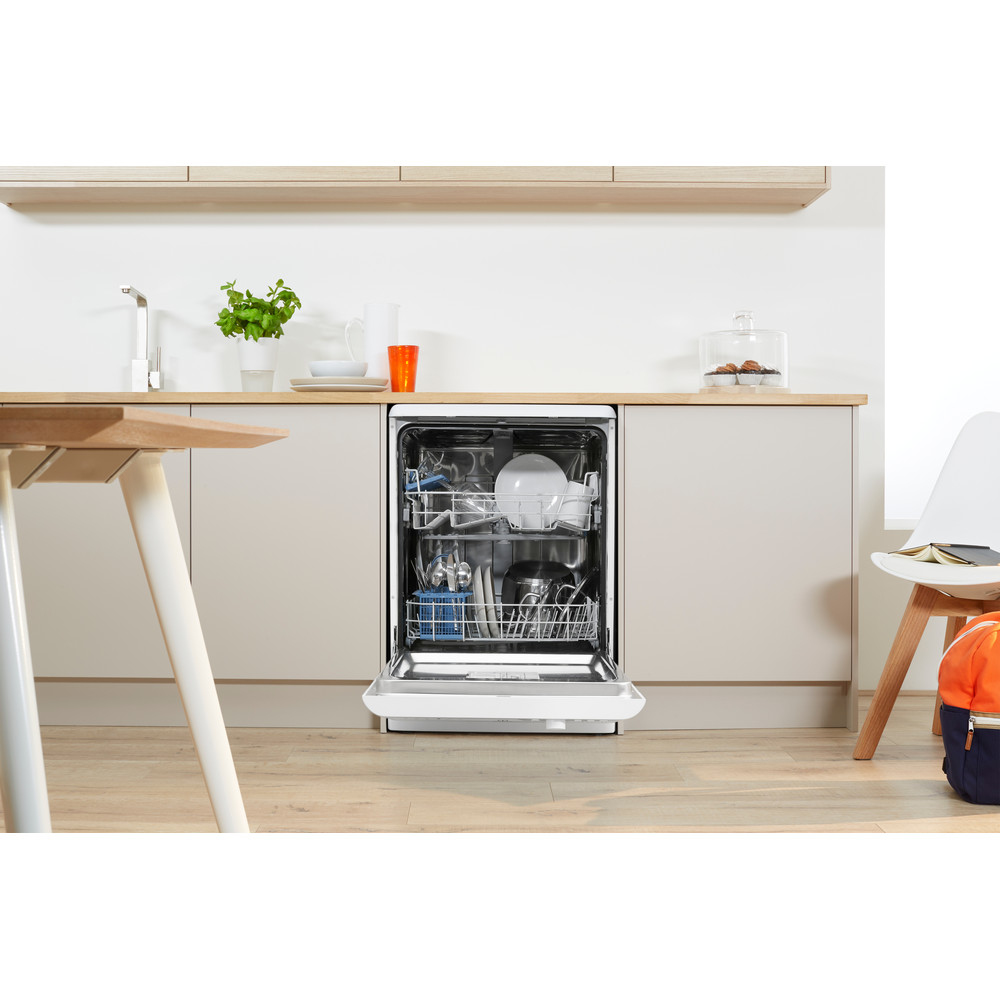 Indesit DFG 26B1 UK – image 3