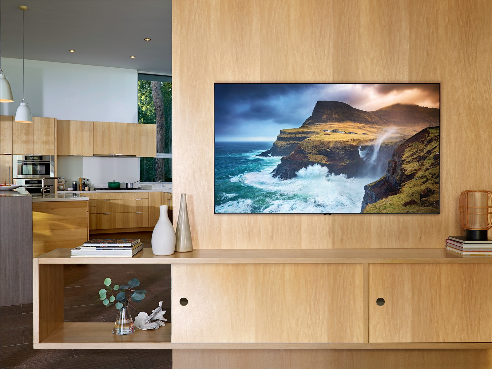 Samsung QN65Q70RAFXZA TV – image 5