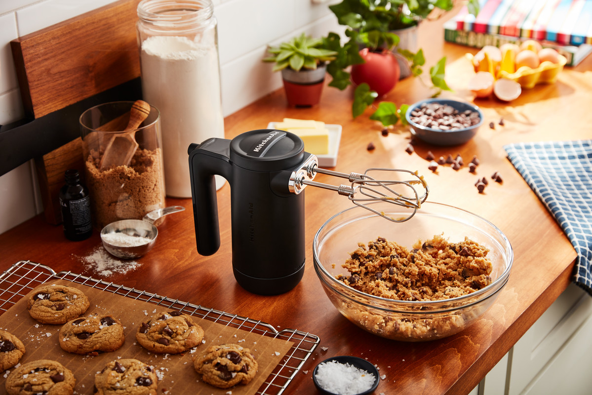 KitchenAid 5KHMB732BBM mixer Hand mixer – image 4