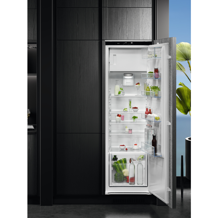 AEG TSF6D181ES combi-fridge Built-in – image 4