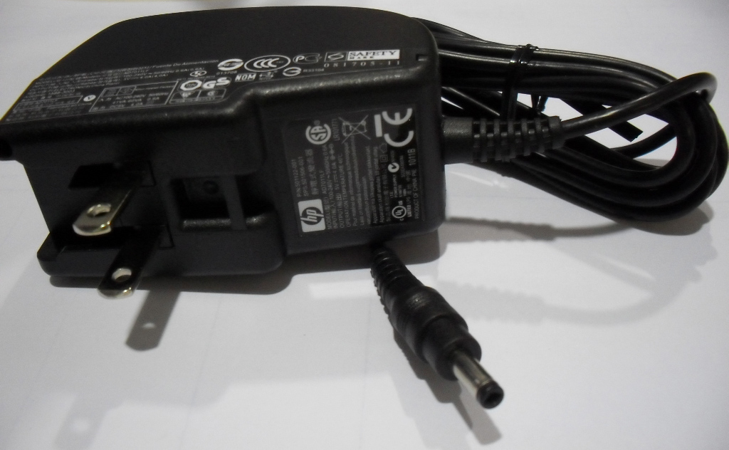 HP 501506-001 power adapter/inverter Indoor Black