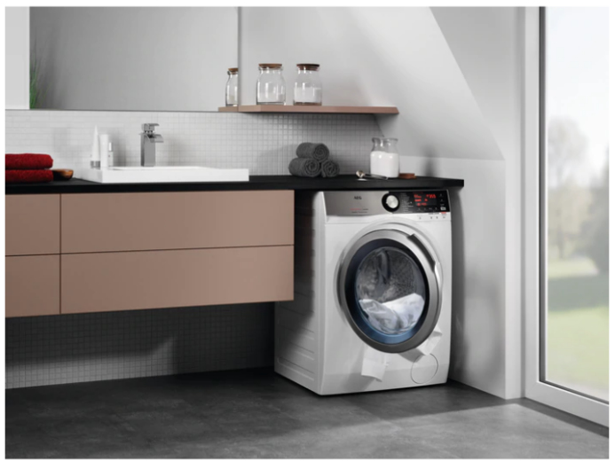 AEG L8WEC166R washer dryer Freestanding Front-load Silver, White – image 4