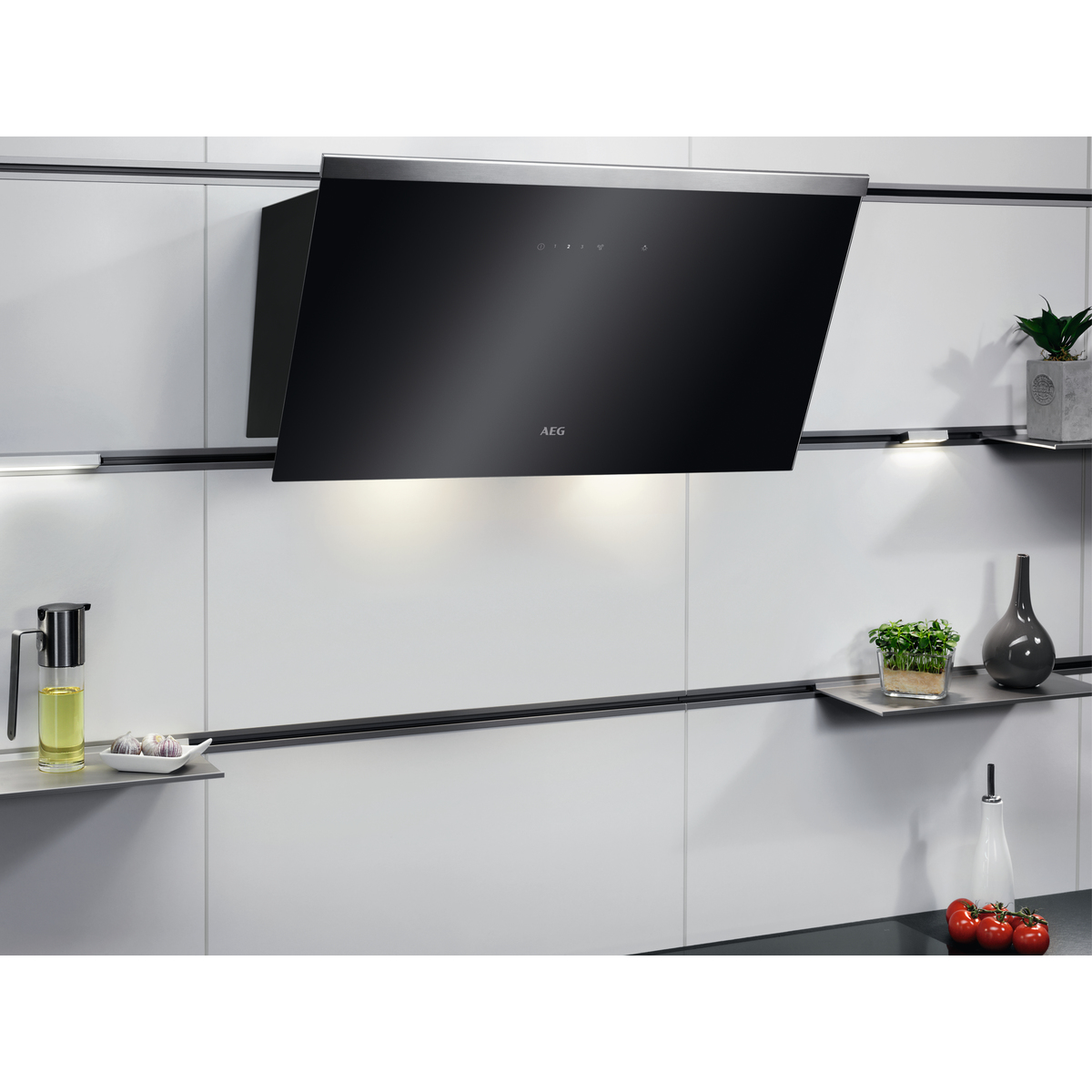 AEG DVE5661HB Black 710 m³/h – image 2