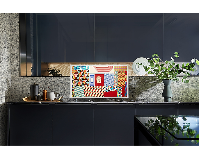 Samsung The Frame QE32LS03TCUXZG TV – image 9