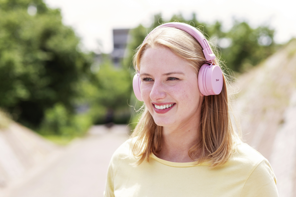 Trust 23910 headphones/headset Wired & Wireless Head-band Music Micro-USB Bluetooth Pink – image 8