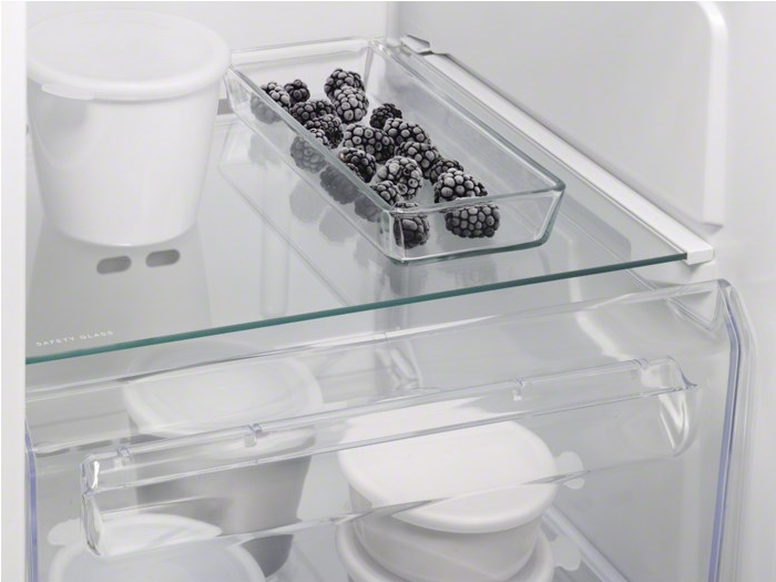 Electrolux EUC2244AOW freezer Upright freezer Built-in – image 4
