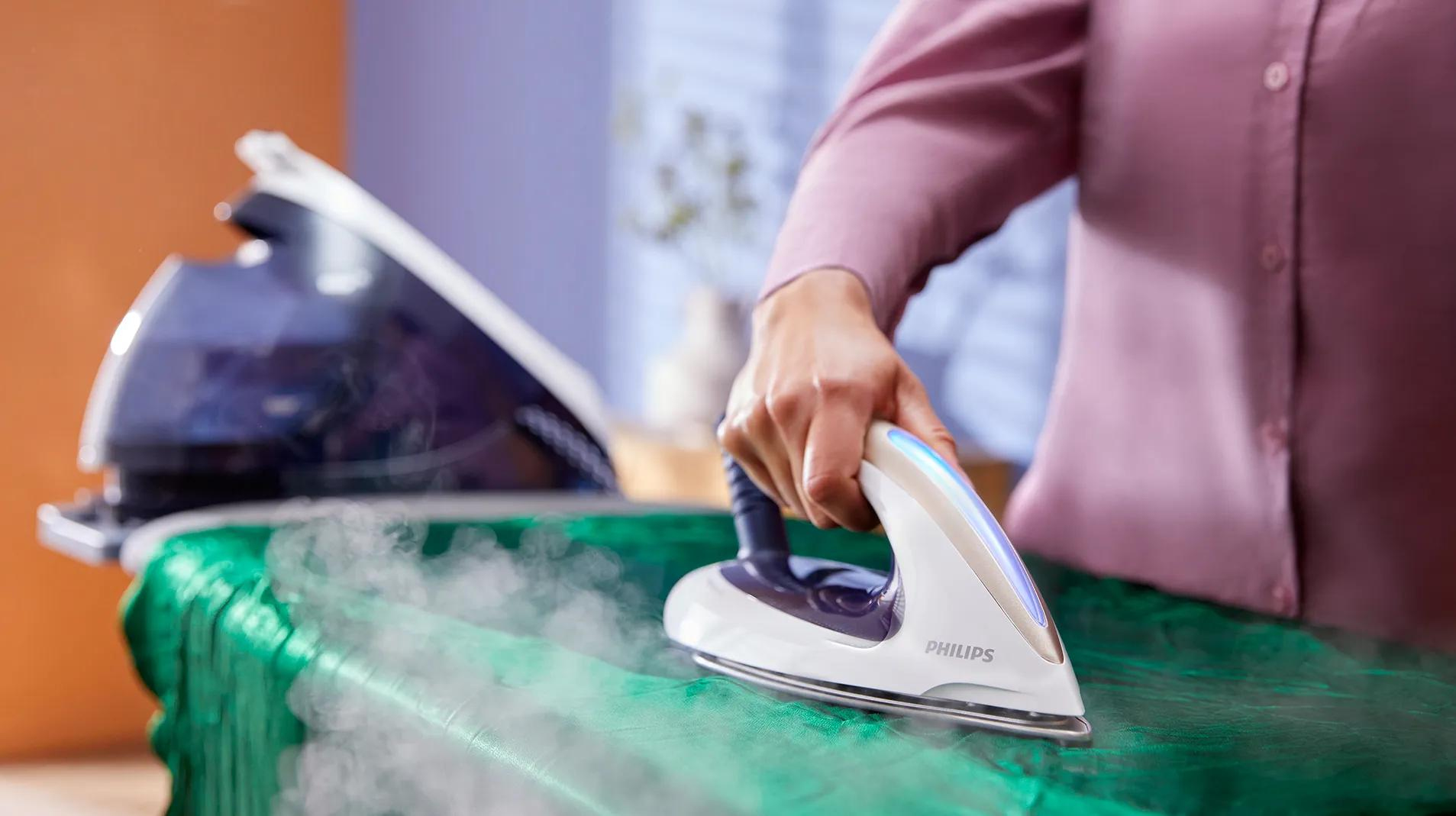 Philips PerfectCare Elite GC9635/20 steam ironing station – image 2