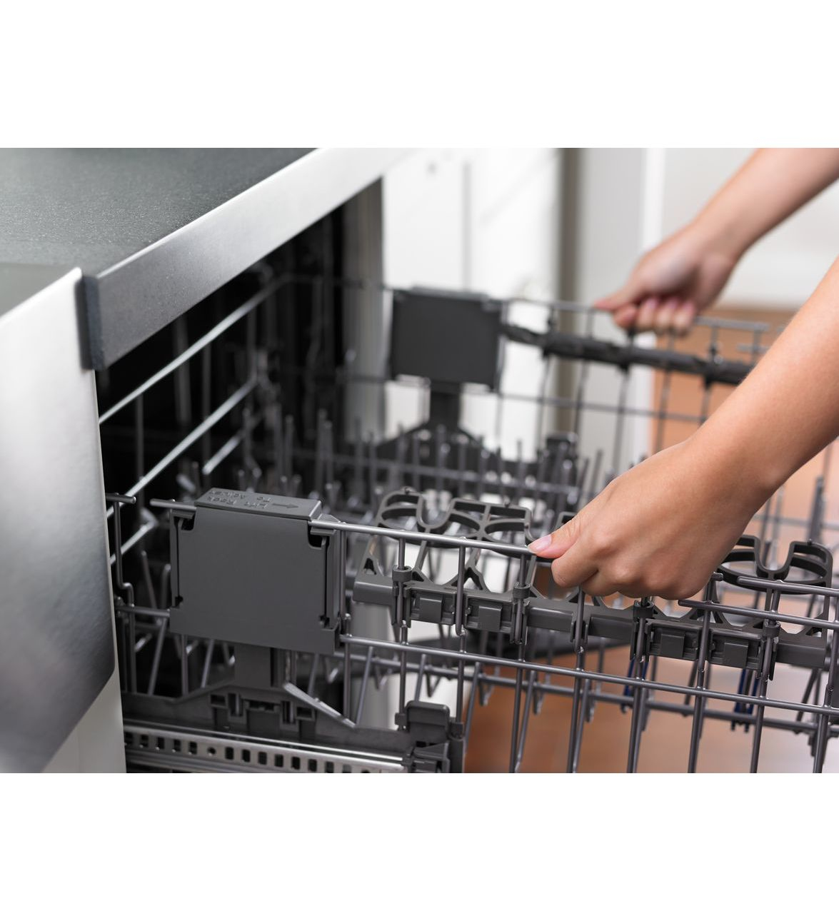 Whirlpool WDF760SADM dishwasher Freestanding 15 place settings – image 5