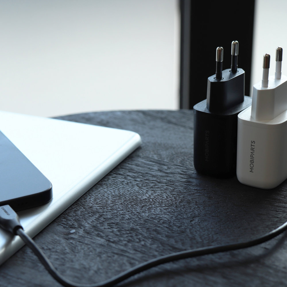 Mobiparts 126336 mobile device charger Universal White AC Fast charging Indoor – image 4