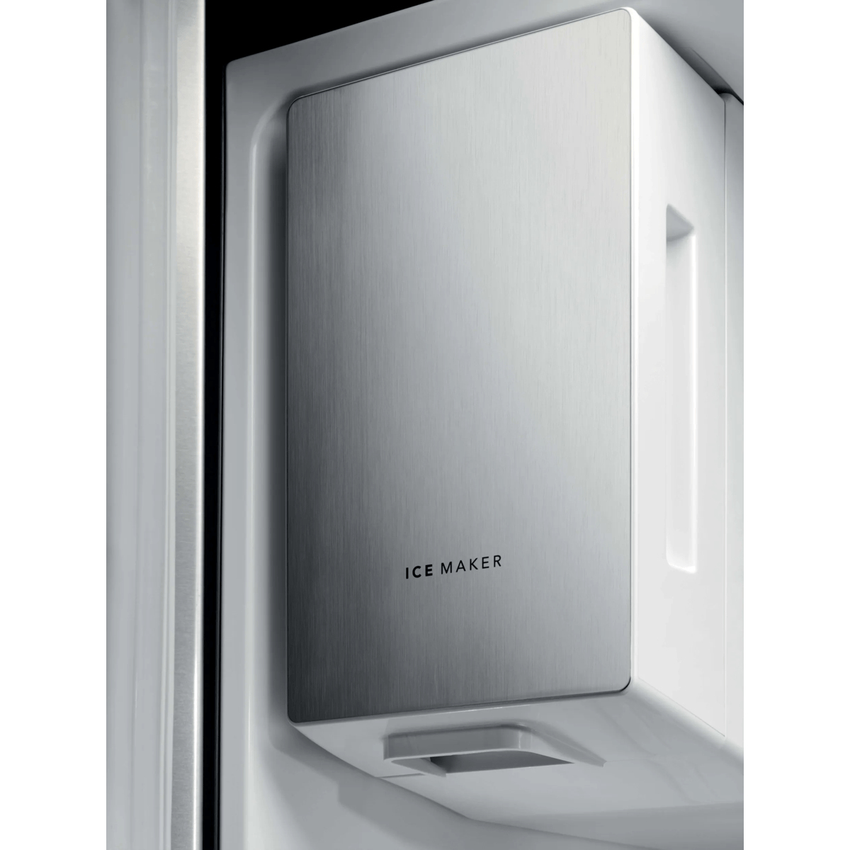 AEG RMB954E9VX side-by-side refrigerator Freestanding – image 3