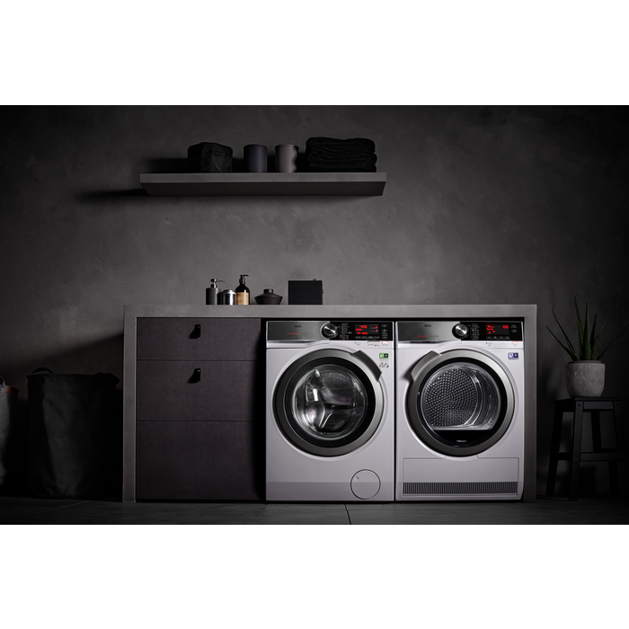 AEG L8FC96BQ washing machine Front-load – image 3