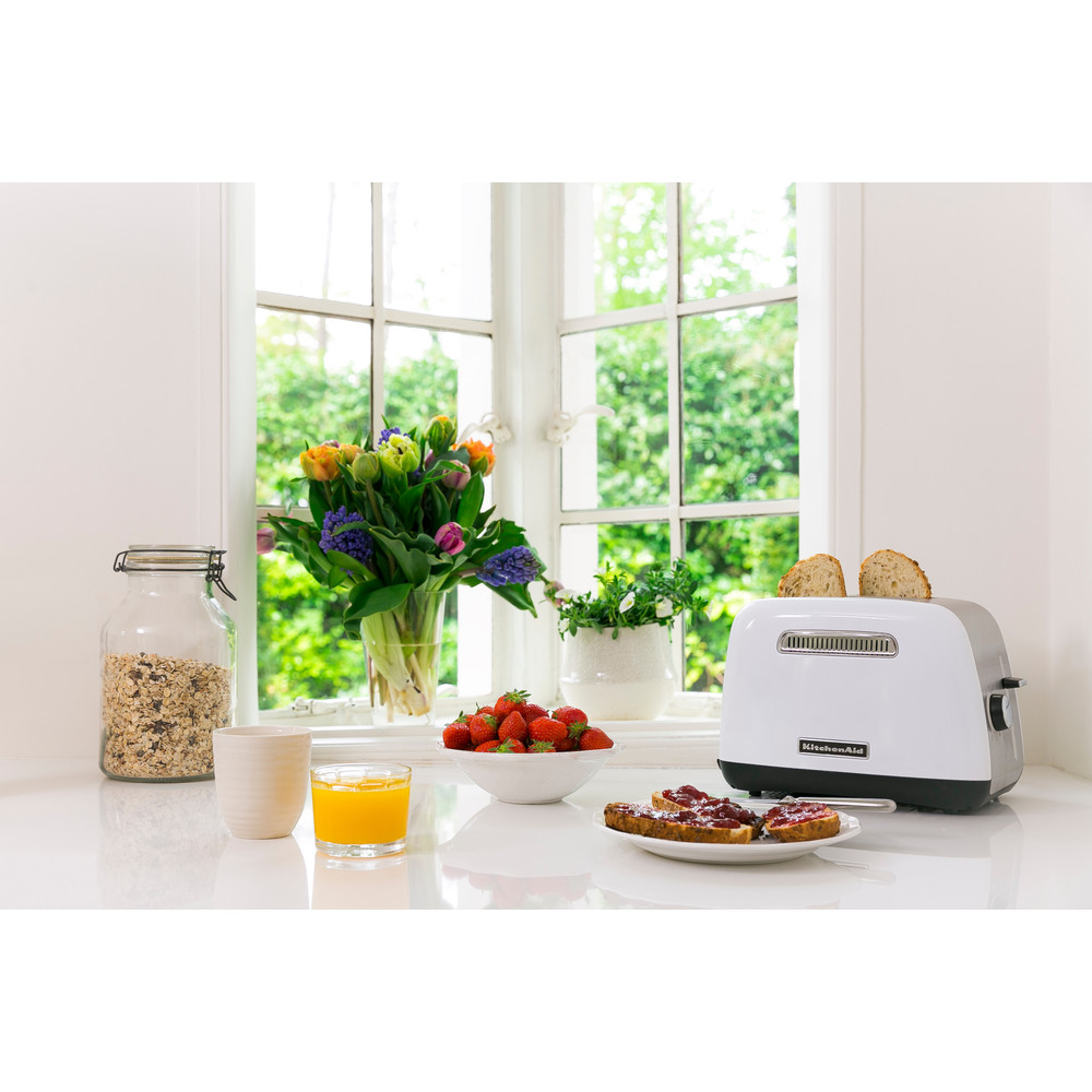 KitchenAid 5KMT2115BWH toaster 5 2 slice(s) – image 6