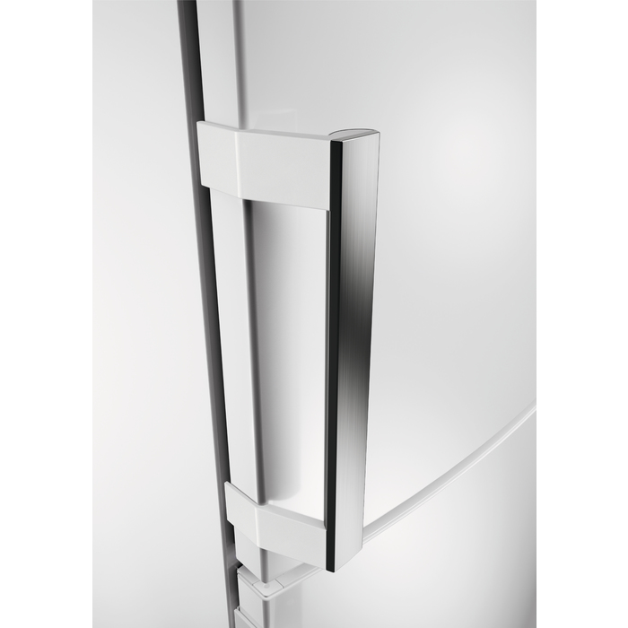AEG RKB532F2DW fridge Freestanding – image 4