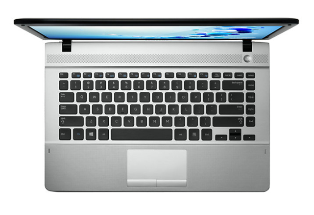 Samsung 3 NP300E4V Intel® Celeron® 847 Laptop – image 9