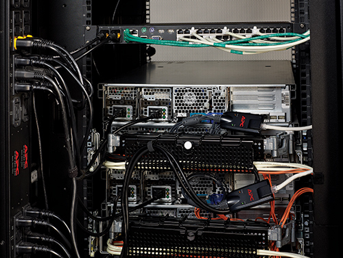 APC KVM 2G – image 3