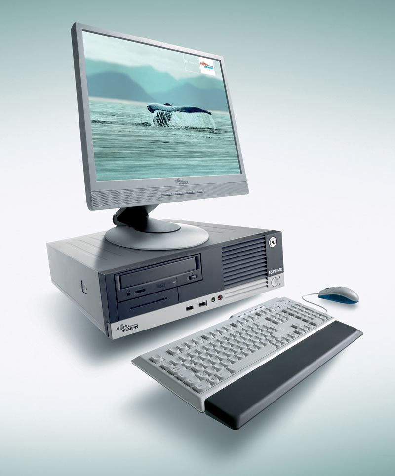 Fujitsu ESPRIMO E5915 + 17"