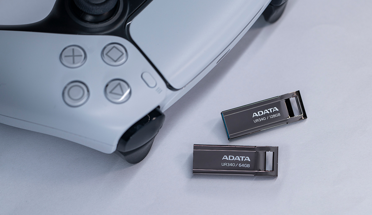ADATA UR340 USB flash drive – image 7
