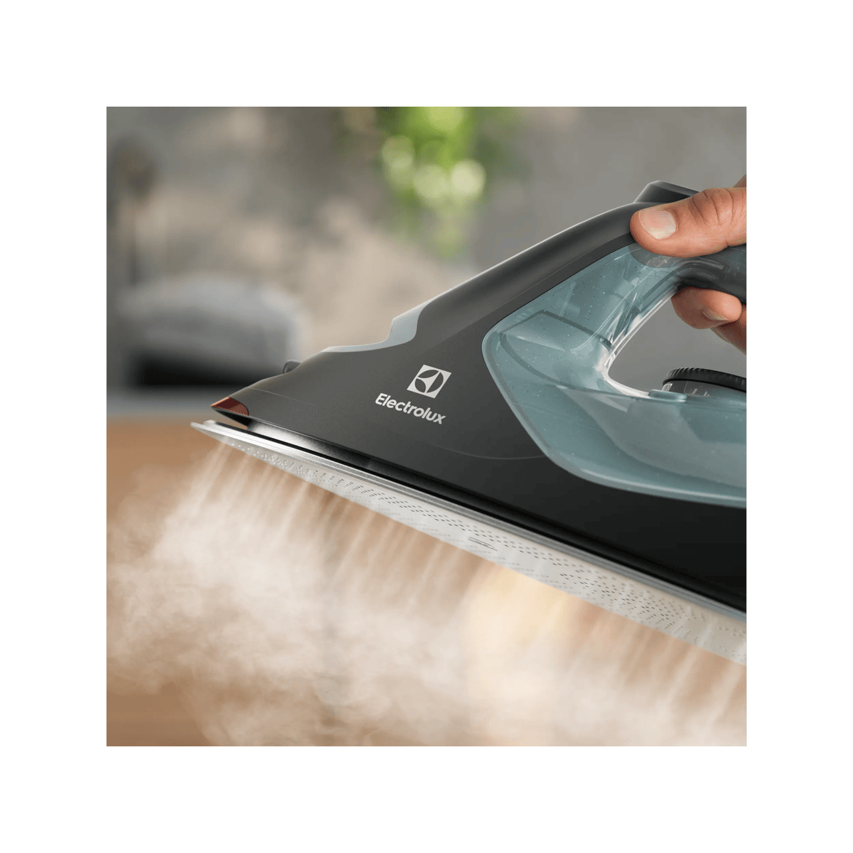 Electrolux E7SI2-6OG Steam iron RESILIUM soleplate – image 3