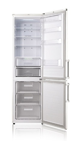 LG GB5240SWCW fridge-freezer Freestanding White – image 2