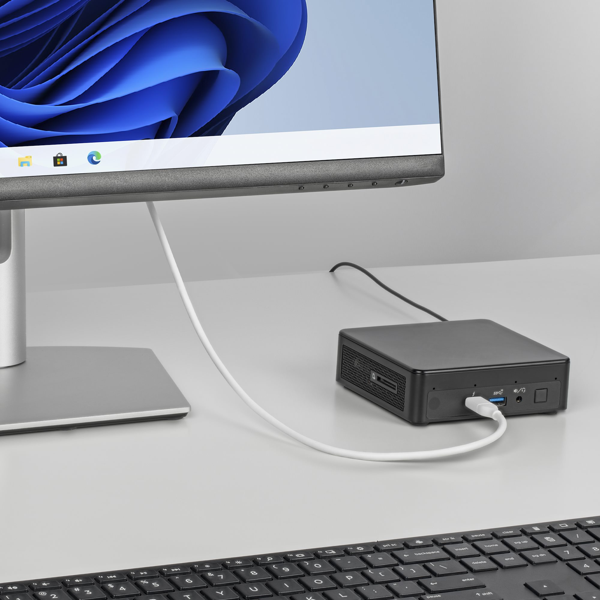 Resim StarTech.com CDP2DP2MBW USB-C - DisplayPort 1.2 Video Kablo Adaptörü, 1.9m, Beyaz
