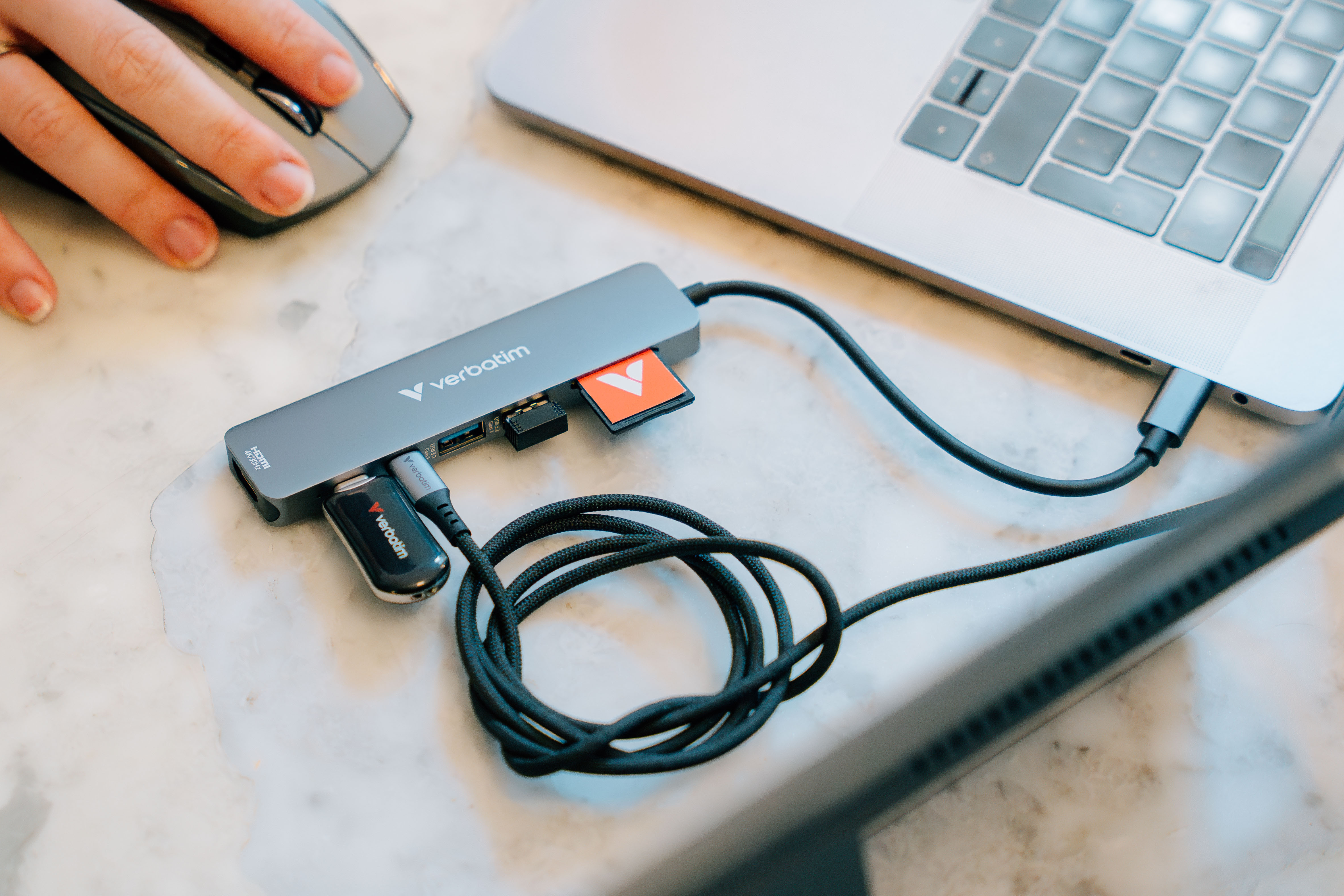 USB-C Verbatim Essentials Multiport HUB 7-Port