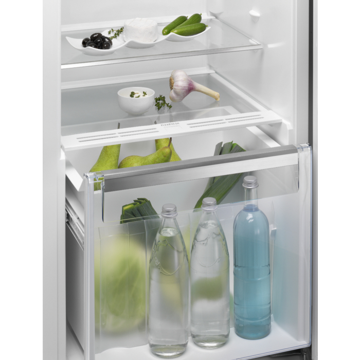 Electrolux ERC3215AOW fridge Built-in – image 5