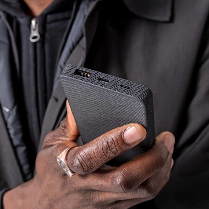 mophie Powerstation with PD and Lightning input (fabric) – image 4