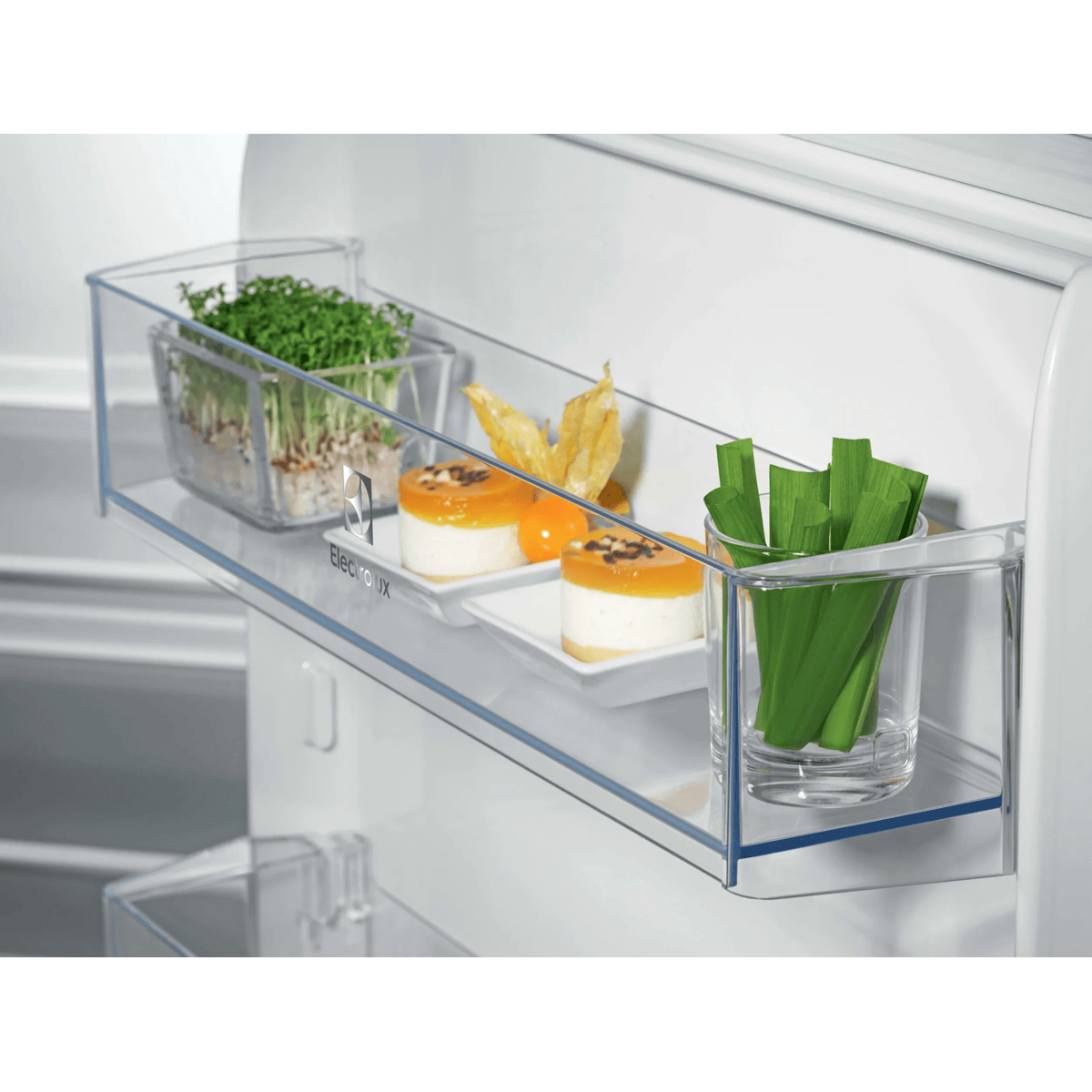 Electrolux KRD6DE18S4 fridge Built-in – image 4