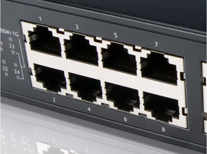 Conceptronic 24 port Gigabit Rackmountable 11" Switch – image 3