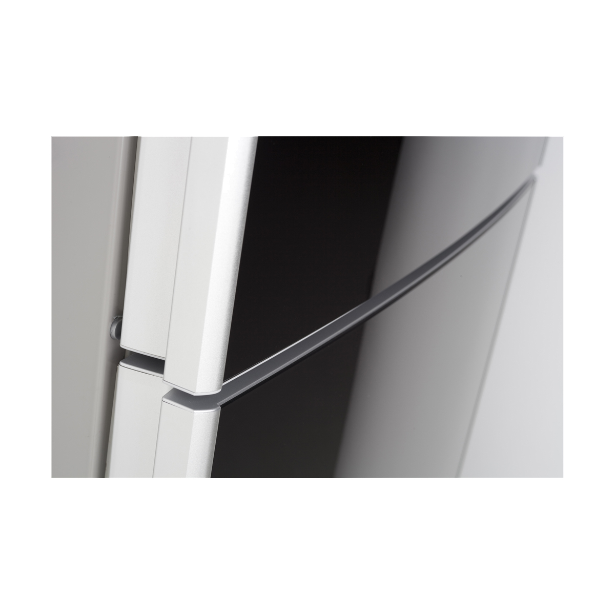 Haier AFD626TGB fridge-freezer Freestanding – image 5