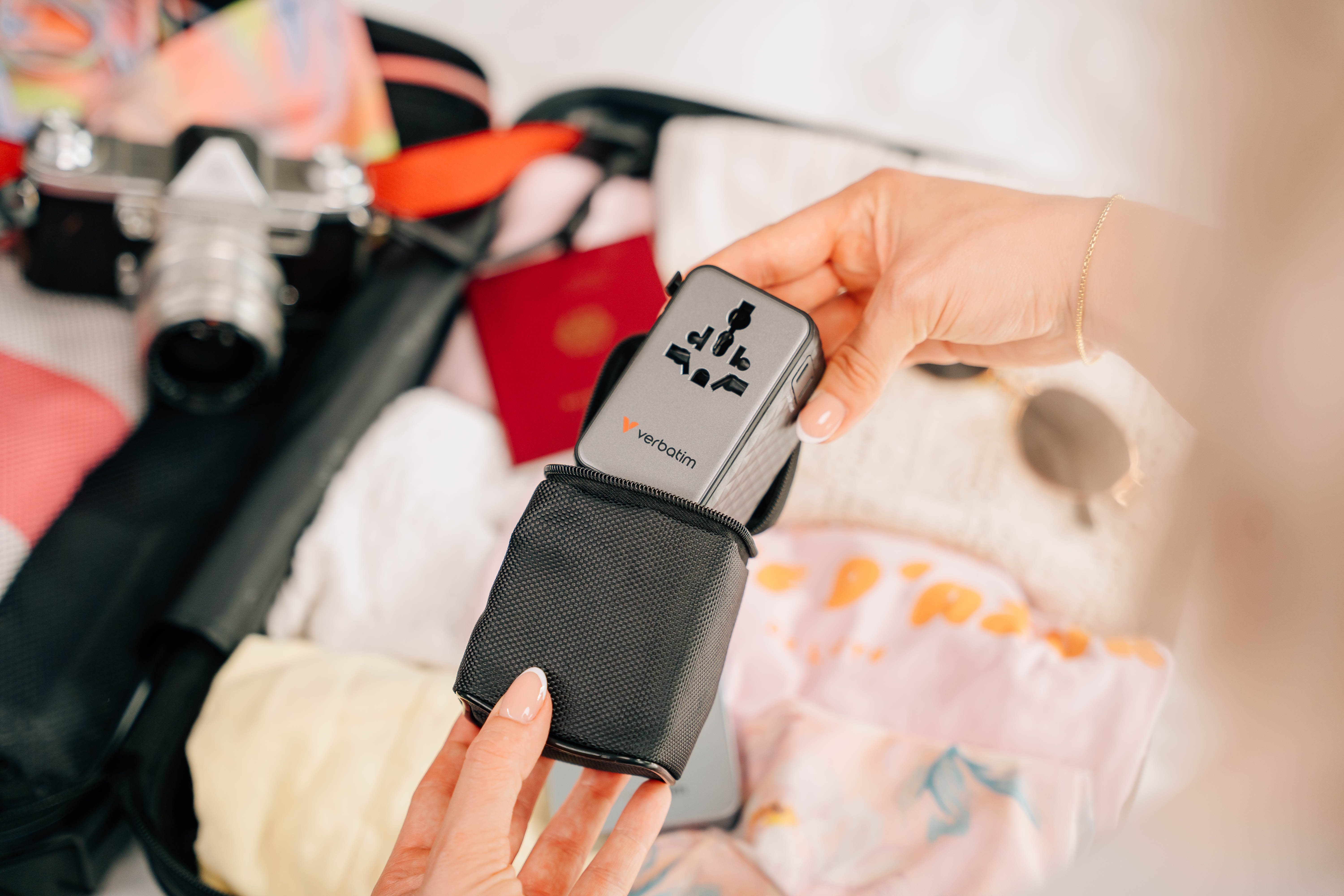 Verbatim Charge'n'Travel Adapter 170W black
