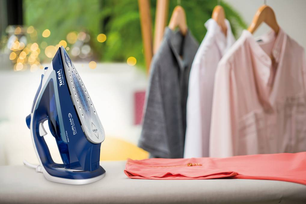 Tefal EasyGliss Plus FV5770 Dry & Steam iron Durilium Airglide soleplate – image 4