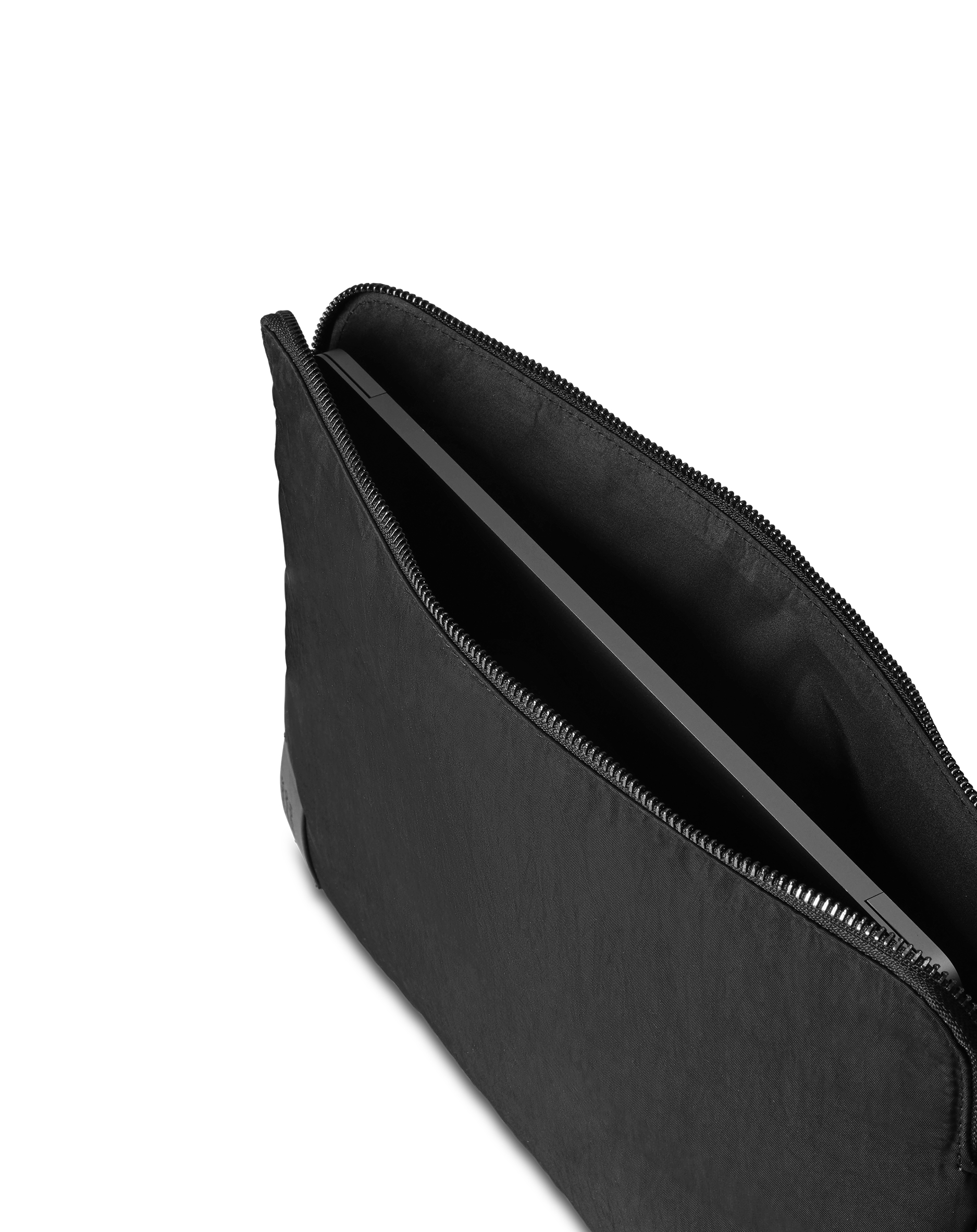 iDeal of Sweden Essential Laptop Sleeve – image 4